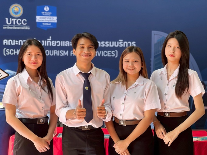 รุ่นพี่เด็กทุนคณะการท่องเที่ยวและอุตสาหกรรมบริการ ตัวจริง ที่ผ่านด่านสัมภาษณ์มาแล้วแบบสด ๆ ไม่มีสคริปต์